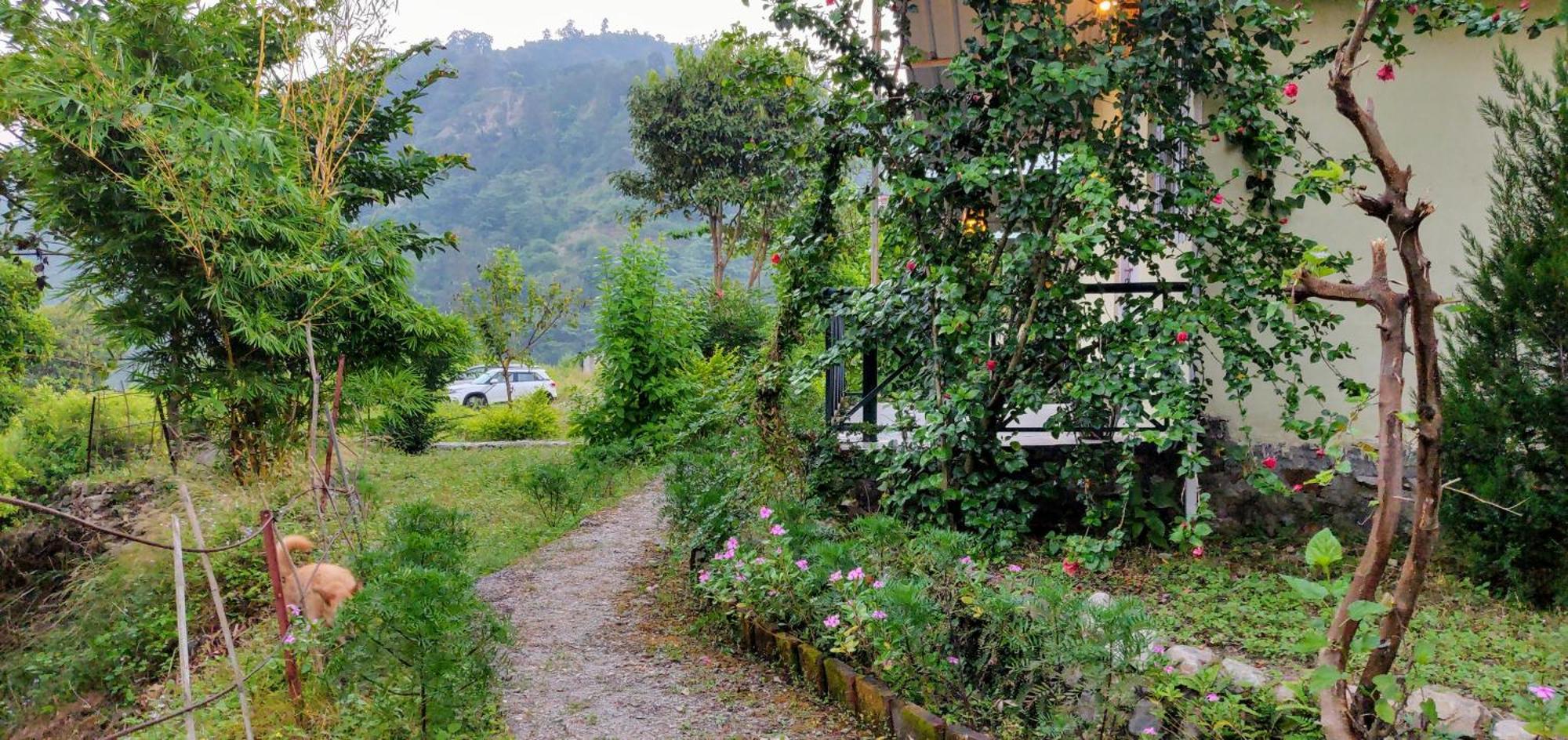 Shoolin Jungle Resort Rishīkesh Zewnętrze zdjęcie
